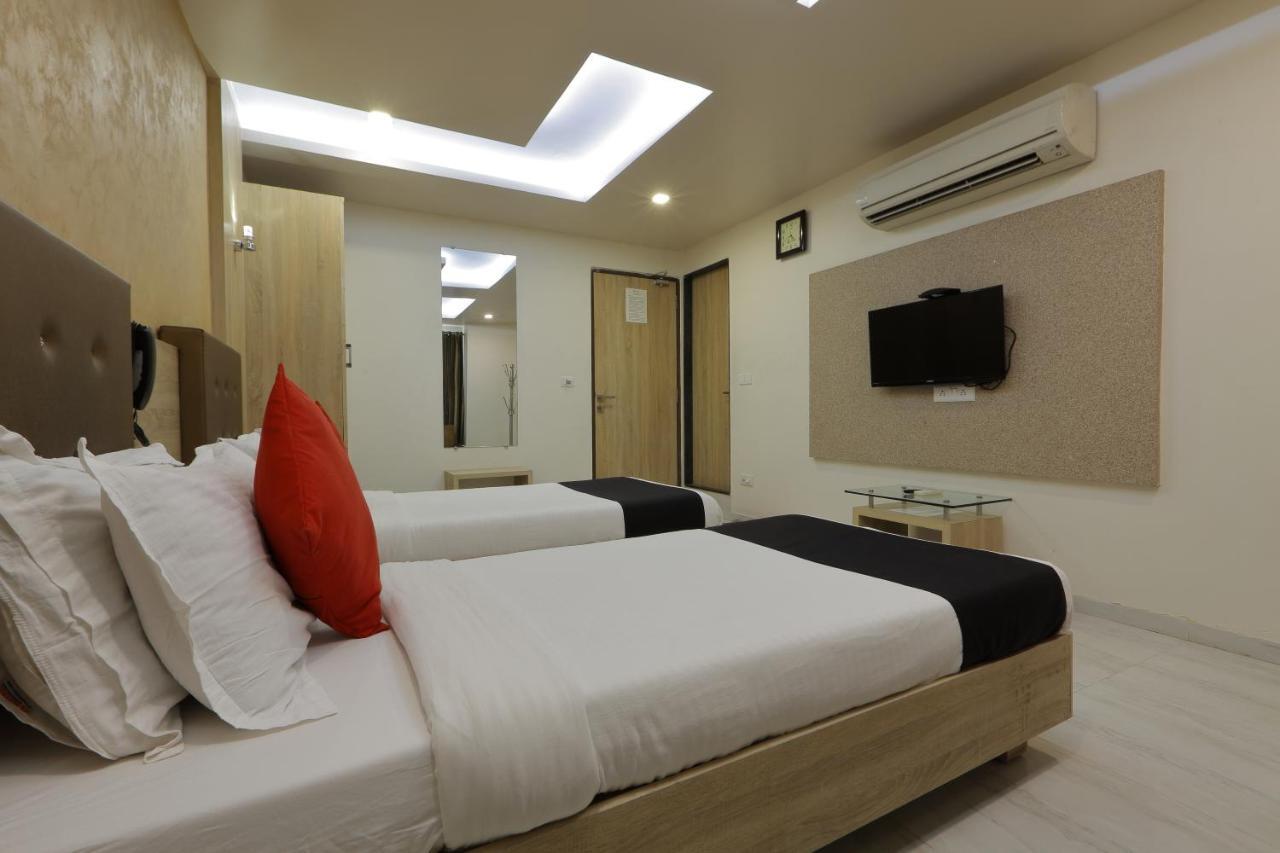 Hotel Unity อาเมดาบัด ภายนอก รูปภาพ