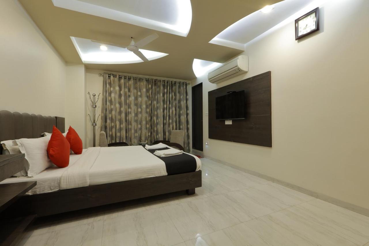Hotel Unity อาเมดาบัด ภายนอก รูปภาพ