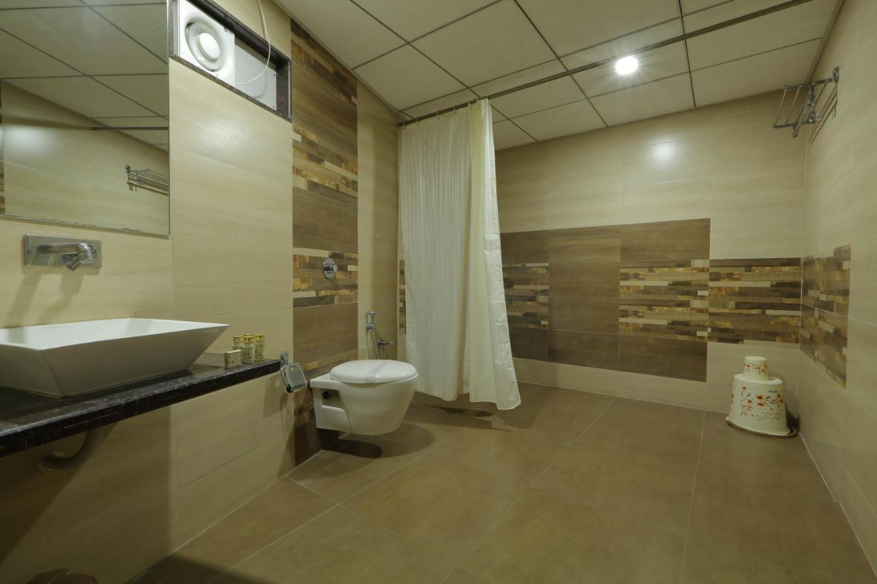 Hotel Unity อาเมดาบัด ภายนอก รูปภาพ