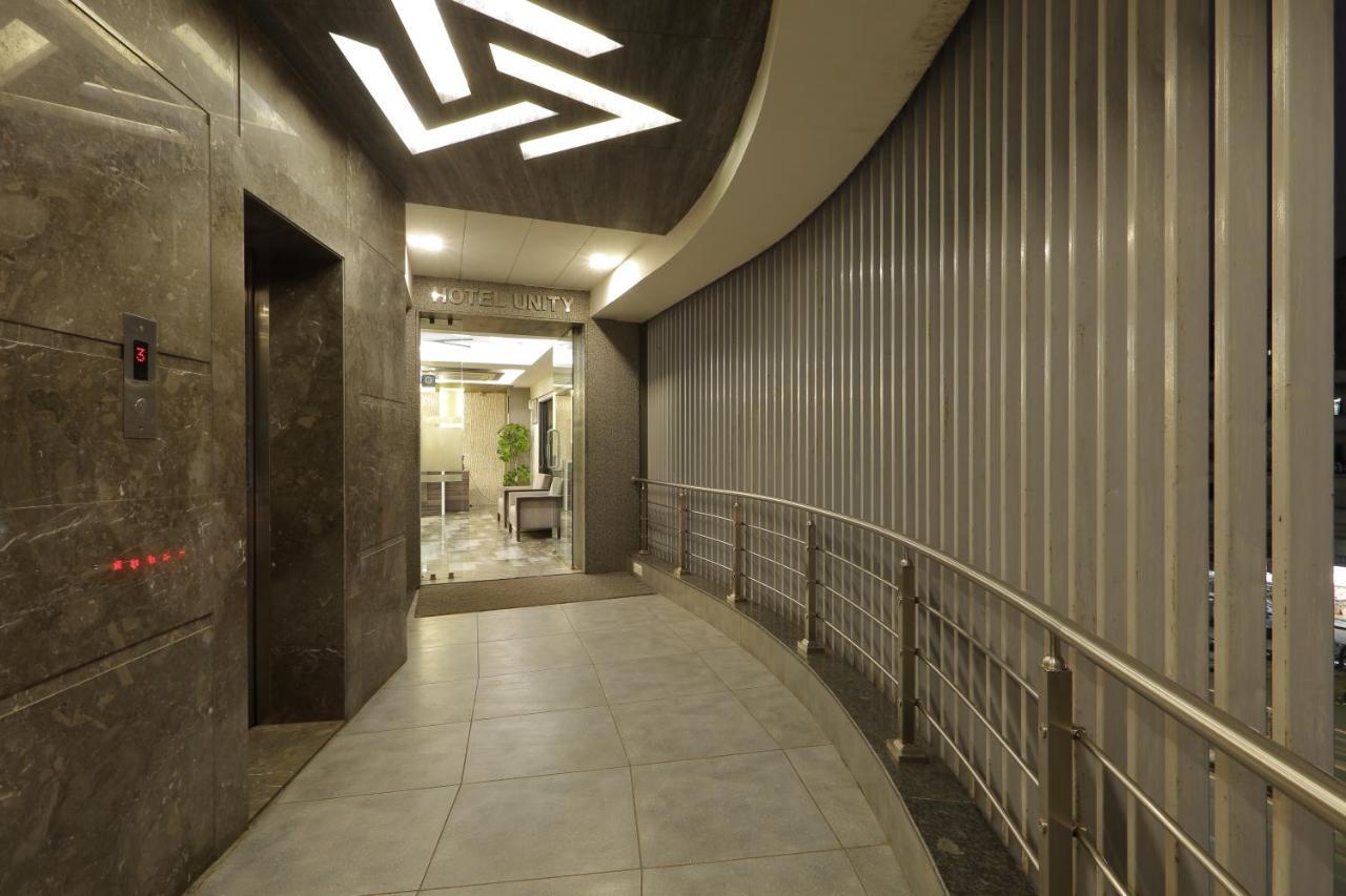 Hotel Unity อาเมดาบัด ภายนอก รูปภาพ