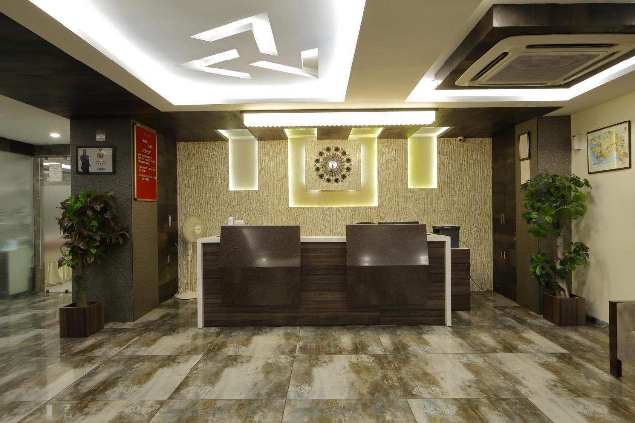 Hotel Unity อาเมดาบัด ภายนอก รูปภาพ