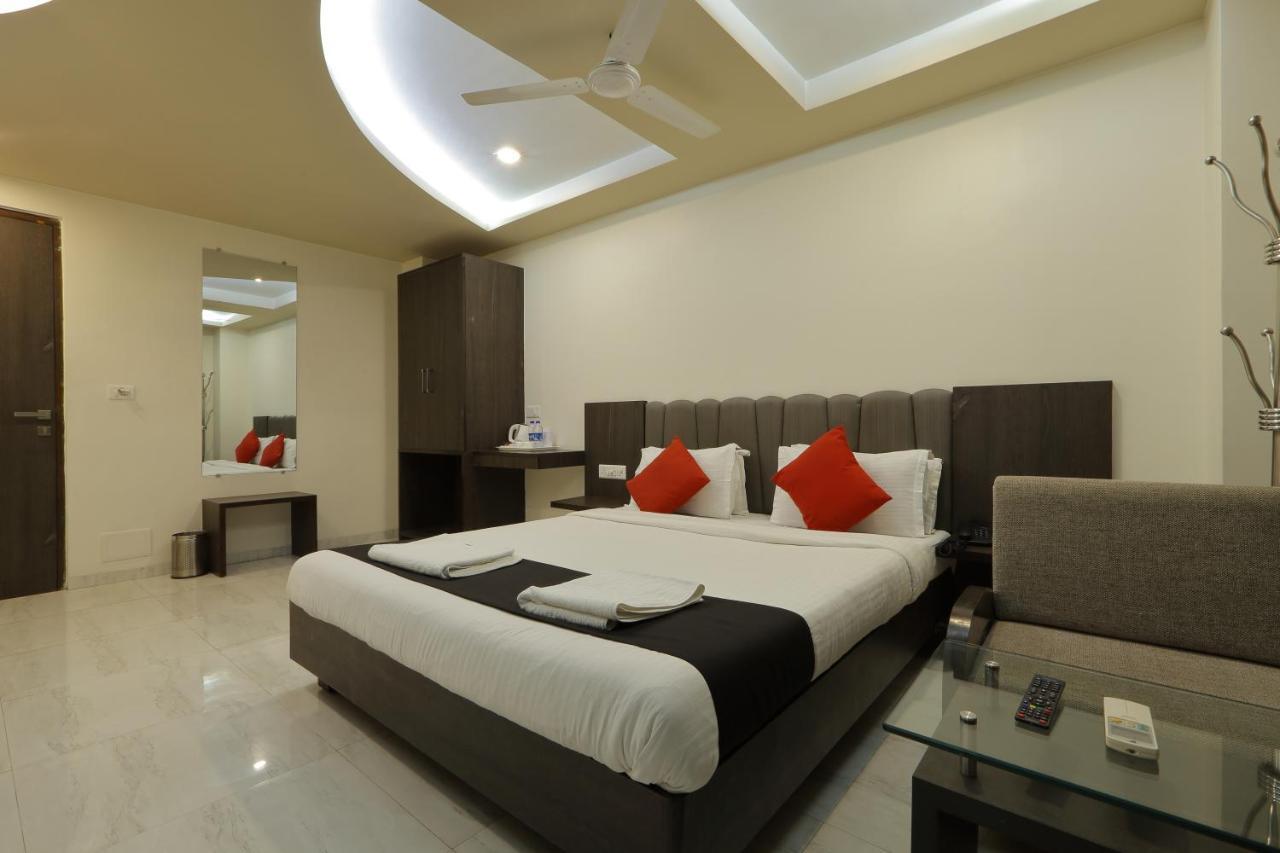 Hotel Unity อาเมดาบัด ภายนอก รูปภาพ