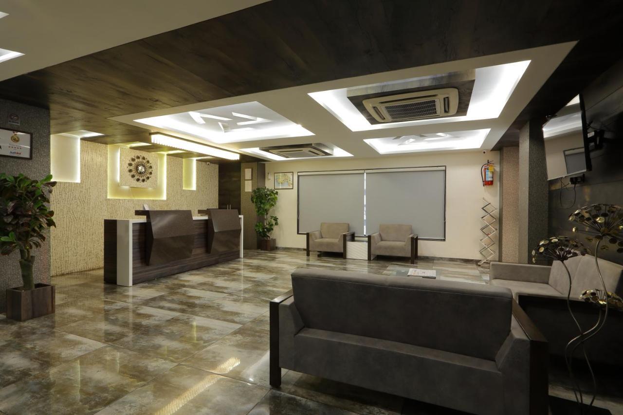 Hotel Unity อาเมดาบัด ภายนอก รูปภาพ