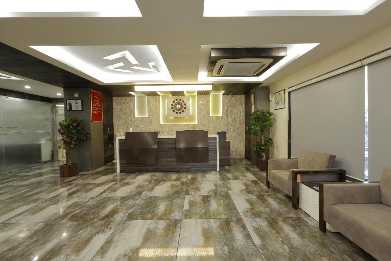 Hotel Unity อาเมดาบัด ภายนอก รูปภาพ