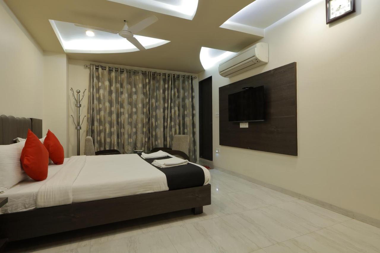 Hotel Unity อาเมดาบัด ภายนอก รูปภาพ