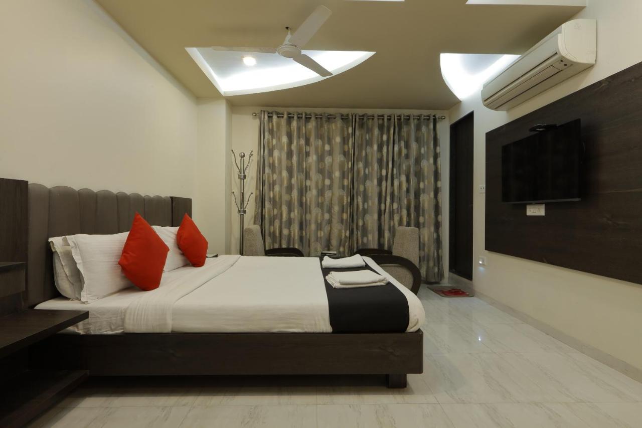Hotel Unity อาเมดาบัด ภายนอก รูปภาพ