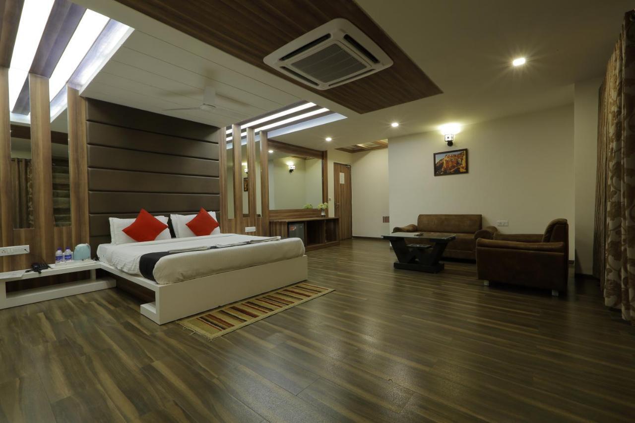 Hotel Unity อาเมดาบัด ภายนอก รูปภาพ